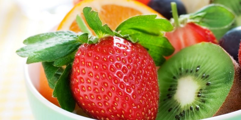 strawberries_berries_sliced_lettuce-Food_HD_Wallpaper Wallpaper_1024x768[10wallpaper.com] (1)